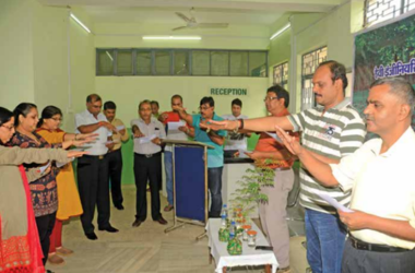 shri avijit ghosh cmd, hec administering pledge during van mahotsav